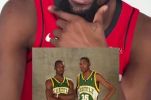 笑死~楊瀚森情商可以啊，跟大哥們一起談笑風(fēng)生！