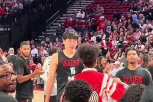 楊瀚森自發(fā)訓(xùn)練賽花絮片段配文：????Nice!