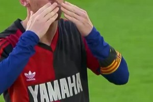 回顧梅西進球的那一刻，并向馬拉多納致敬