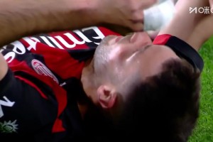 可惜！普利西奇分球帕夫傳中！S-希門尼斯頭球稍稍偏出！