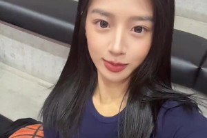 有·東西！李添榮未婚妻曬自己單手抓球：19cm巨掌