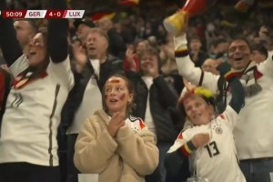 盧森堡禁區(qū)內(nèi)解圍不力！基米西門前打門雙響！德國4-0領(lǐng)先盧森堡