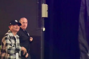 馬云現(xiàn)身NBA中國(guó)賽現(xiàn)場(chǎng) 球迷激動(dòng)得直接喊“爸爸”??????