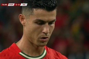 可惜了！特林康傳中造點(diǎn)球！C羅主罰點(diǎn)球被凱萊赫用腳擋出！