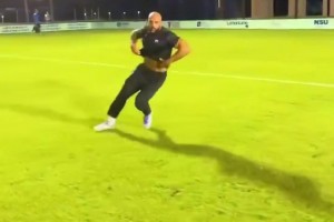 梅西保鏢凌空抽射破門(mén)！這慶祝動(dòng)作也太夸張了??