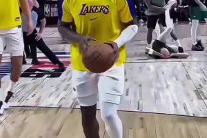 看著像兄弟倆！伊森和小賈這個(gè)合照，帥出新高度