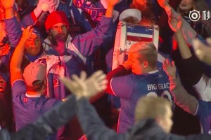 維京戰(zhàn)吼震撼人心！冰島當(dāng)年晉級(jí)世界杯，球迷們是什么樣的？