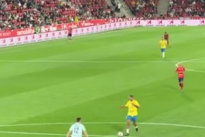 全場歡呼！上田綺世賽后采訪：目標(biāo)是世界杯冠軍，我們正在努力！