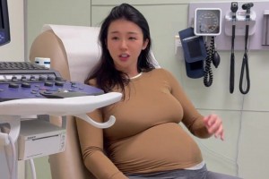 張曼源完成第一次孕晚期產(chǎn)檢 體重飆升至179斤！