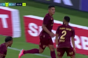 ??老兵精神！41歲仍決定比賽！蒂亞戈-席爾瓦凌空側(cè)鉤雜耍絕殺