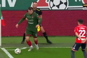 普斯卡什候選！俄超驚現(xiàn)零度角進球，隊友抱頭不敢相信