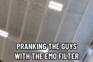 這倆老頭真是長(zhǎng)不大??！KG找皮爾斯展示自己新學(xué)的功夫！