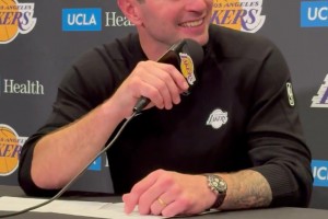 雷迪克：比賽中的某一刻，我在想“要是詹姆斯在就好了”