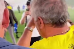 此前元老賽巴西8:3意大利：巴喬攙扶濟科入場，獨狼上演帽子戲法