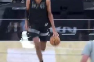 文班現(xiàn)在如此無敵，是不是因為拜師奧拉朱旺學了夢幻腳步？??