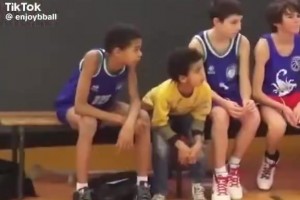 小時候的文班是這樣打球的，到如今已成長為聯(lián)盟最恐怖球員！