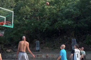 上一箱退十一瓶！朱芳雨：曾凡博被裁很遺憾，NBA競爭非常激烈！