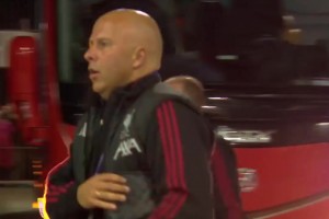 薩拉赫替補！維爾茨首發(fā)！利物浦抵達球場迎戰(zhàn)法蘭克福！