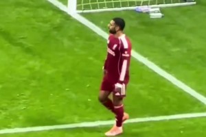 面對(duì)薩拉赫的操作，維爾茨敢怒不敢言??