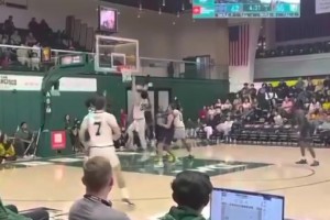 這對(duì)抗+腳步！王俊杰左手挑籃&連續(xù)滯空上籃??生涯新高23分