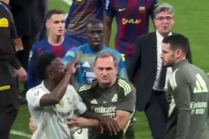 維尼修斯和亞馬爾對線時，差點和國家隊隊友拉菲尼亞干起來??