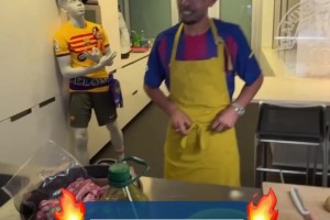 亞馬爾父親德比前直播做飯：我在這料理它們，我兒子在那料理他們