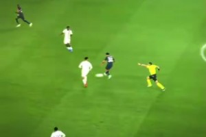 萬(wàn)項(xiàng)在塞爾維亞U19聯(lián)賽里簡(jiǎn)直是大腿級(jí)碾壓！直接就是核心!!