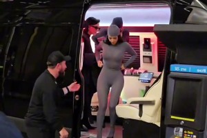 最強(qiáng)防守陣容！卡戴珊一家也有自己的戰(zhàn)衣了