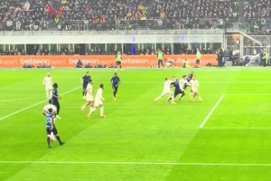 曲調(diào)各不相同！點球大戰(zhàn)獲勝后多特球員的眾生相！