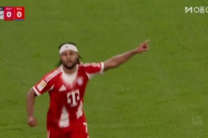 拜仁1-0領(lǐng)先藥廠！比朔夫直塞，格納布里超車寬薩后單刀破門
