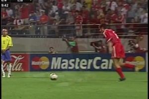 有誰還記得??當(dāng)年世界杯，邵佳一vs巴西任意球險些破門