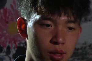 每體關(guān)注王鈺棟，直言英超與德甲或?qū)⒊蔀樗南乱徽? >
                                        </div>
                                    </div>
                                                                        <div   id=