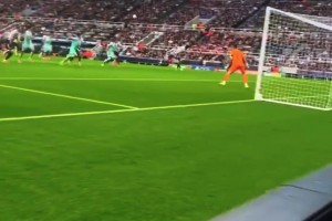 外頭背弧線球！紐卡后衛(wèi)丹伯恩頭球頂?shù)每商柿? >
                                        </div>
                                    </div>
                                                                        <div   id=