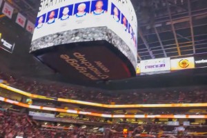 狂噓！上賽季在太陽領(lǐng)5000萬的比爾，回菲尼克斯被全場球迷噓