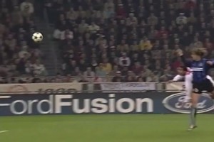 兩位頂級中鋒的完美配合！維埃里反擊傳中克雷斯波頭球破門！