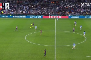 補(bǔ)時染紅！德容拼搶時踩到阿斯帕斯，兩黃變一紅被罰下場