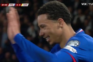 埃基蒂克推射破門！攻入國家隊處子球！姆總禁區(qū)內(nèi)橫傳送助攻！