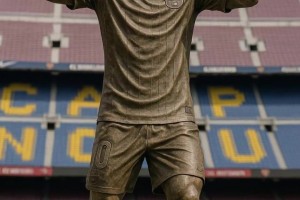 會是哪個瞬間？拉波爾塔稱討論在諾坎普為梅西立雕像